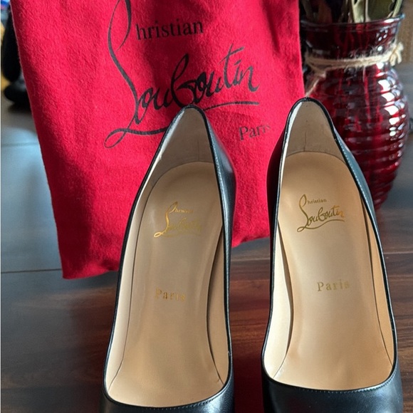 Christian Louboutin Black Leather Pointed Pumps with Red Soles - Picture 5 of 8